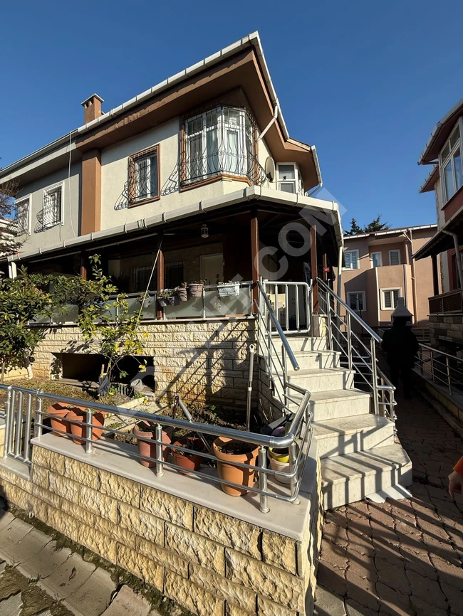 Furnished villa for sale in a compound with a pool in Silivri.