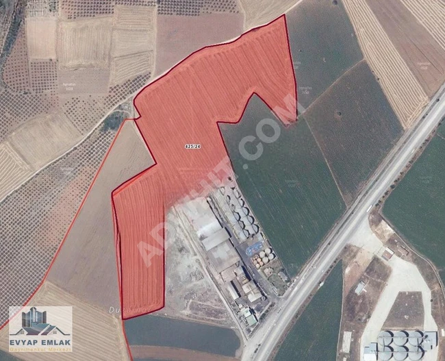 Land beside Ayhan Sezen's oil factory with an area of 96 acres, semi-industrial, in Bandırma.