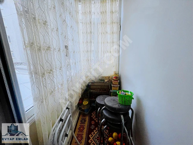 Clean apartment for sale 2+1 in a central location in Bahçelievler