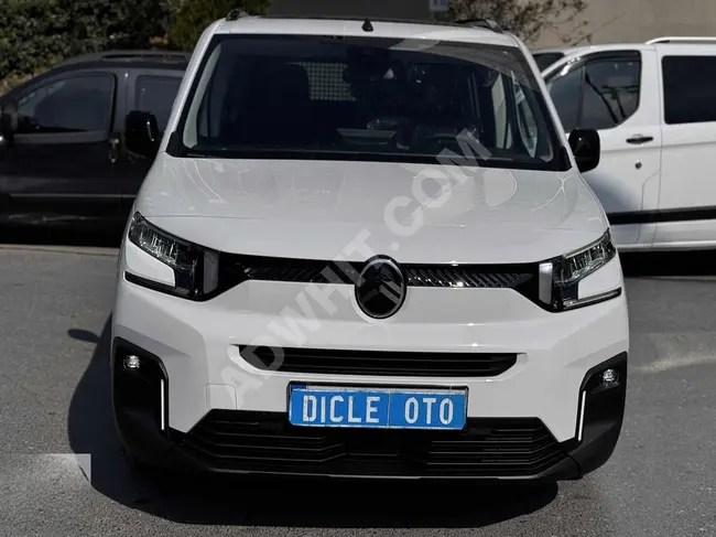 ميني فان Citroen Berlingo موديل 2025 - سقف زجاجي قرض 1.79% + مقايضة