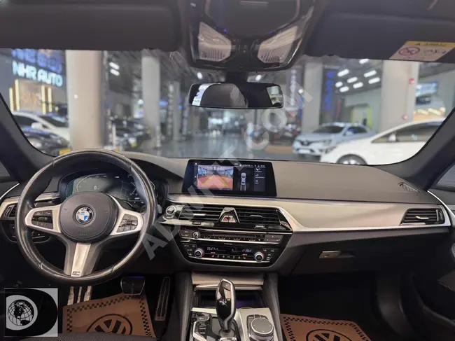 سيارة BMW 520İ SPECİAL EDİTİON M SPORT موديل 2019 - مجهزة بالكامل