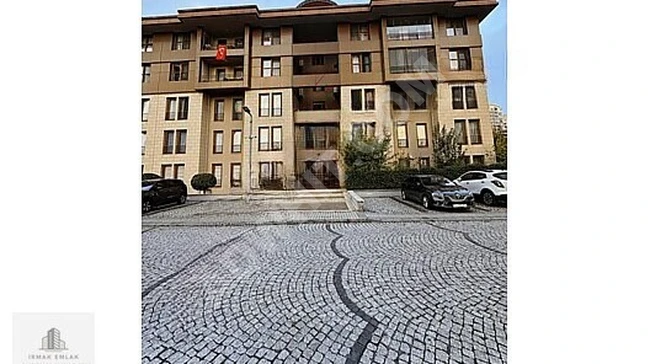 For sale, a 4+1 summer apartment with an area of 197 square meters in BOSPHORUS CITY