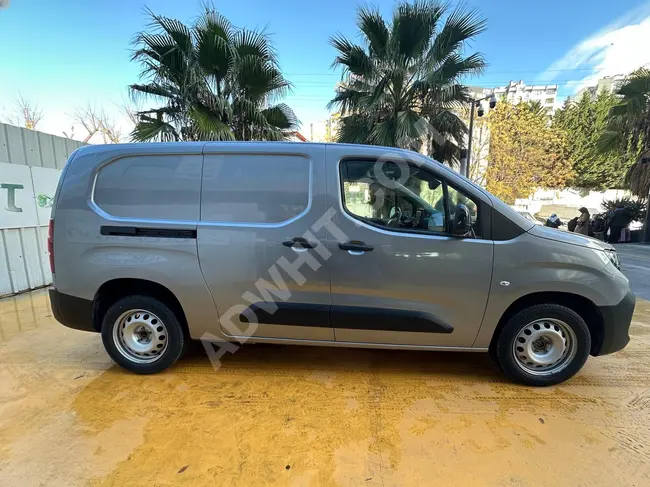 The 2024 Peugeot Partner van features an automatic rearview mirror available with a 1.79 financing rate and trade-in options.