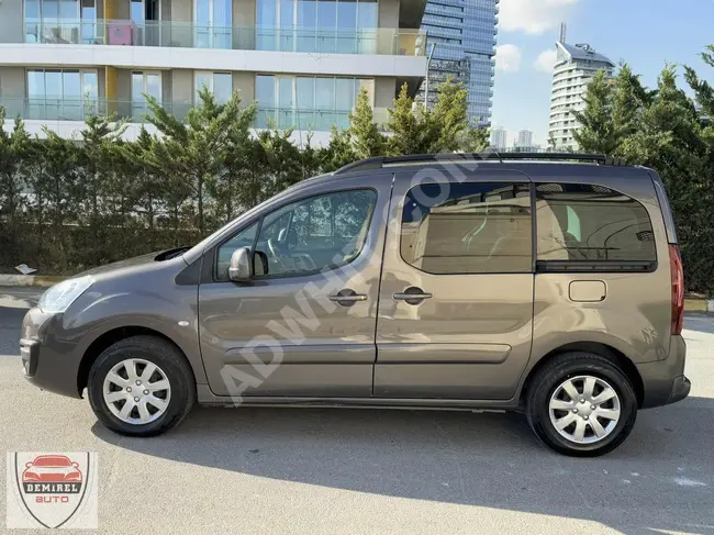 Peugeot Partner minivan, model 2018 - with a mileage of 106,000 km - very clean with dealership maintenance