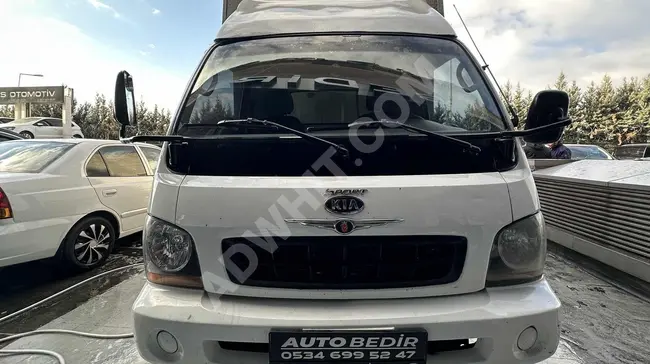 KIA BANGOO truck, model 2005 - with air conditioning - with a mileage of 265,000 km.