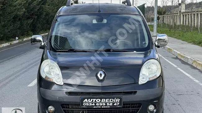 ميني فان RENAULT KANGOO موديل 2010 بمسافة 94 ألف كم، بدون طلاء، بدون أخطاء.