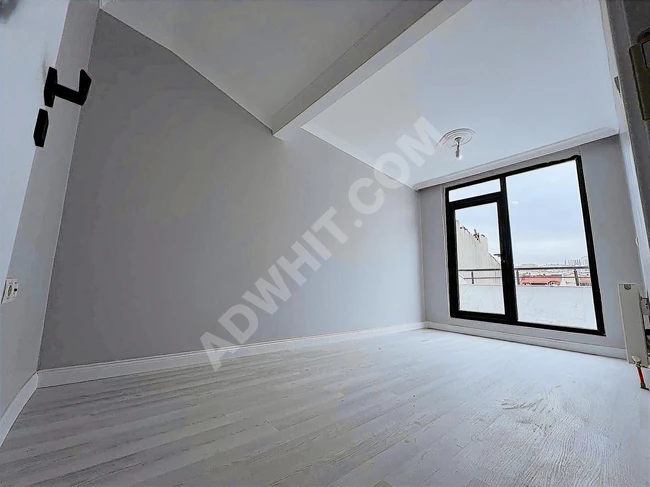 A spacious duplex apartment with high ceilings and 6 rooms in the İNÖNÜ district.