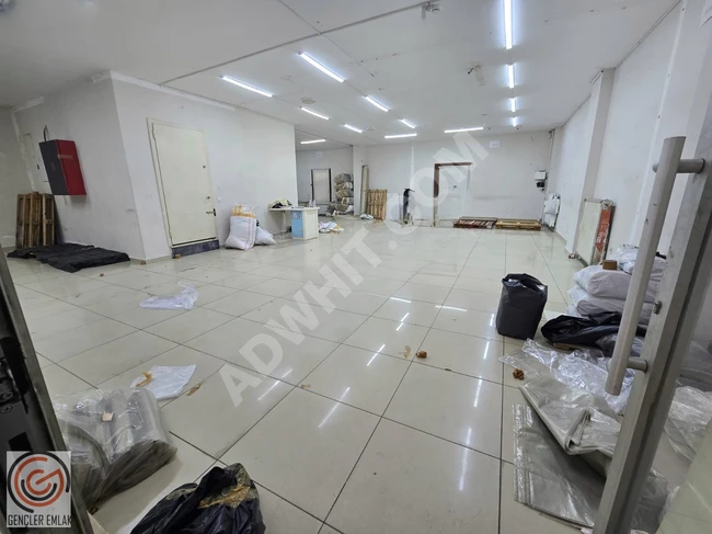 Shop for rent near Al Ain station comprising 3 floors, with an area of 650 m² in GÜNGÖREN SANAYİ