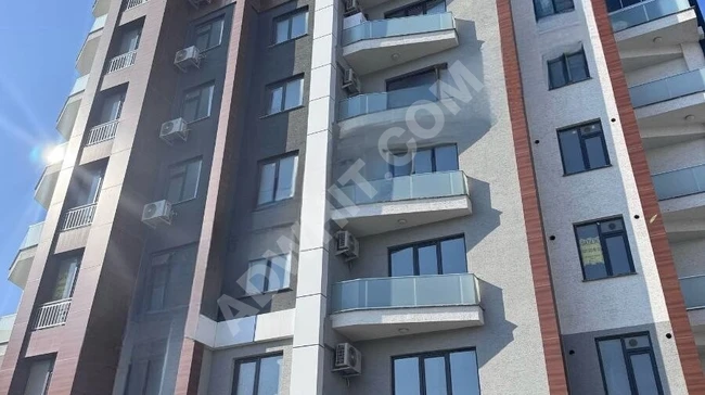 2+1 apartment with an area of 95 square meters in the BUTİK complex, consisting of 9 floors, located on the third floor. The municipality is one minute away.