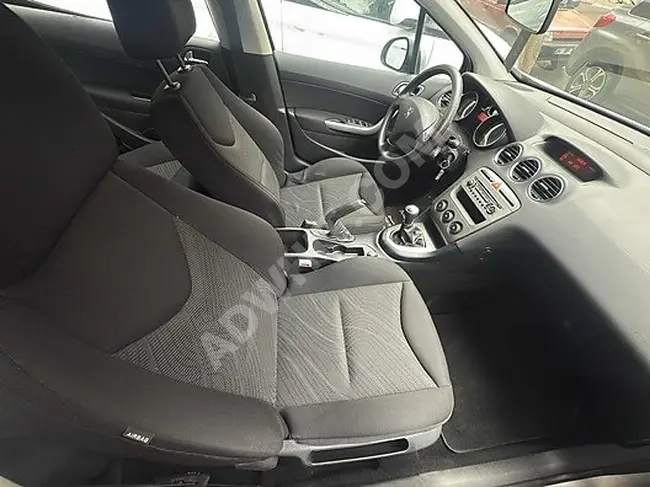 سيارة PEUGEOT 308 موديل 2011 بمسافة 126 ألف كم معتمد من الخدمة