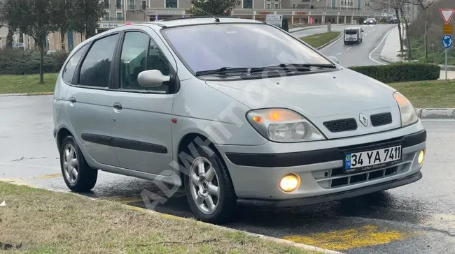 RENAULT SCENIC automatic car without change, with an unparalleled panoramic sunroof.