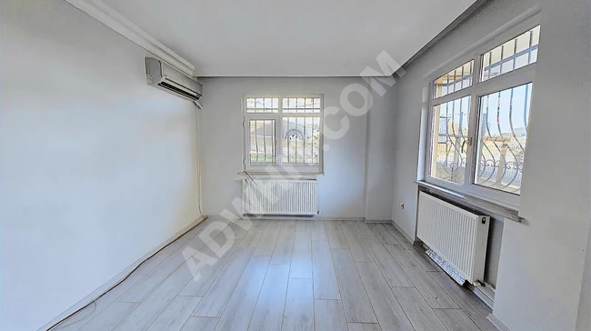 A new, clean, and usable apartment, just a two-minute walk to the metro.