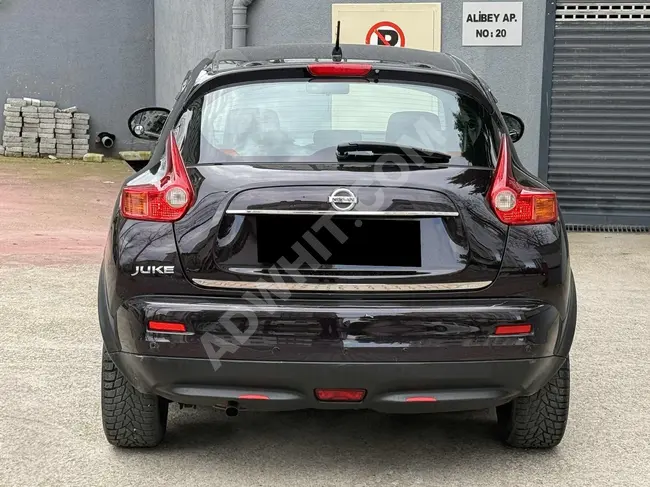 NISSAN JUKE car, 2013 model, with 110,000 km, automatic.