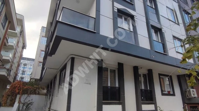 2+1 apartment, middle floor with a front-facing view for rent in a new building near the metrobüs.