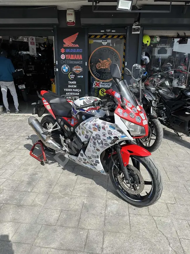 دراجة نارية CBR 250 R للبيع بحالة جيدة ونظيفة