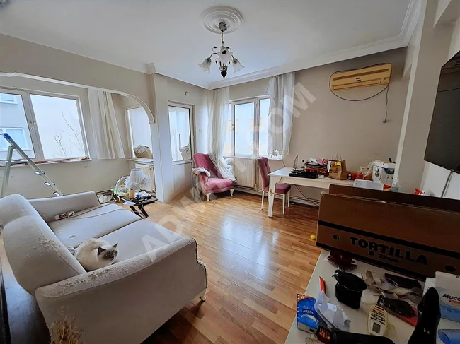 Apartment for rent 2+1 with an area of 85 square meters on the third floor, equipped with a central heating system in BAKIRKÖY KARTALTEPE.