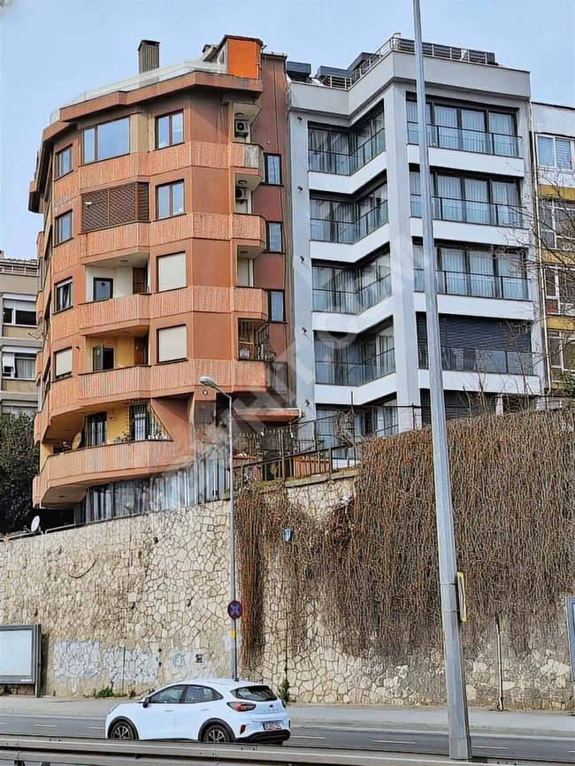 A full building with 7 floors, 20 years old, overlooking the sea without a match in BAKIRKÖY.