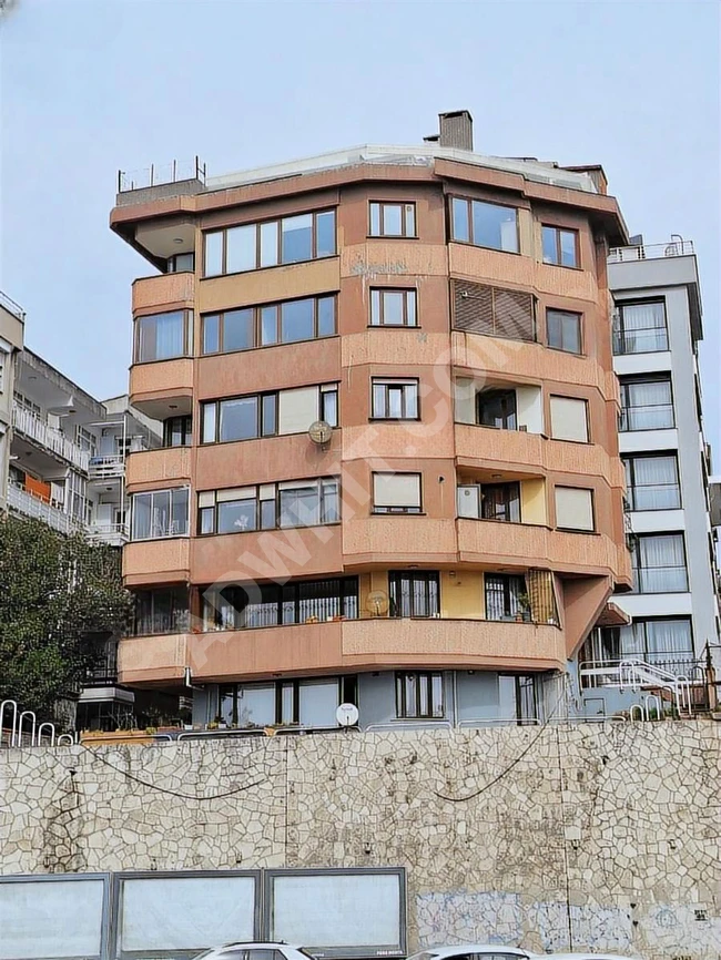 A full building with 7 floors, 20 years old, overlooking the sea without a match in BAKIRKÖY.