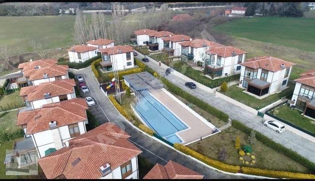 Villa for urgent sale in SİLİVRİ SARAY KONAKLARI