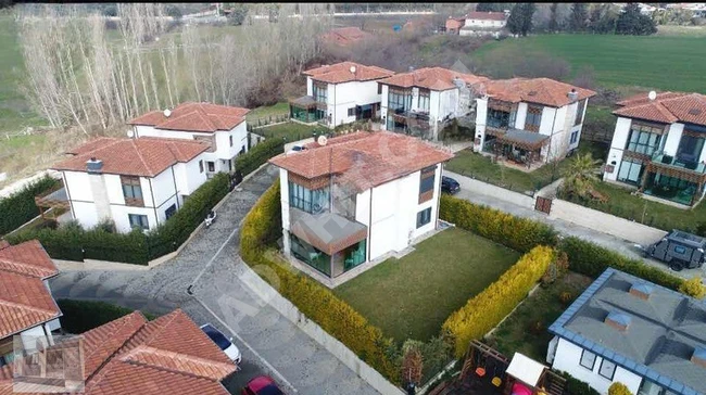 Villa for urgent sale in SİLİVRİ SARAY KONAKLARI