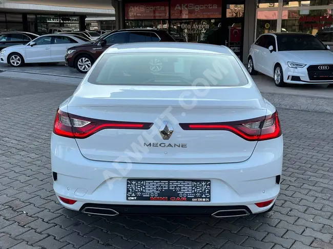 سيارة MEGANE 1.3 TCE 140 HP TOUCH بقوة 140 حصان بشاشة قابلة للطي بدون أضرار.