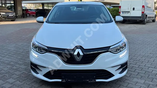 سيارة MEGANE 1.3 TCE 140 HP TOUCH بقوة 140 حصان بشاشة قابلة للطي بدون أضرار.