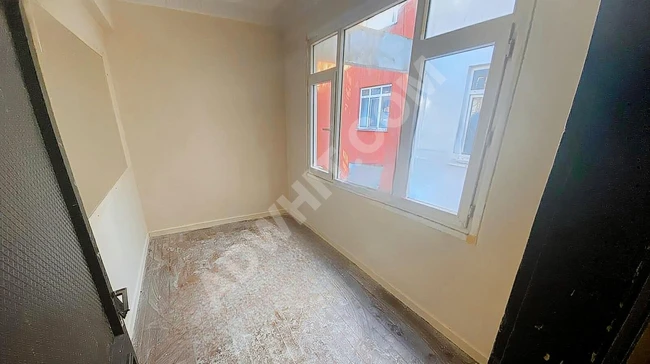 Kadıköy Çilek Sokakta 2+1 Ara Kat Boş 70 m2 Kullanım Alanlı