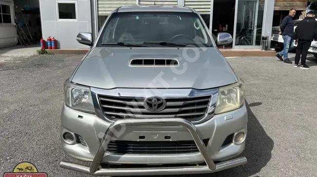 سيارة TOYOTA HİLUX ADVANTURE 4X4 2.5 D موديل 2013 بقوة 144 حصان مسافة 537.000 كيلومتر