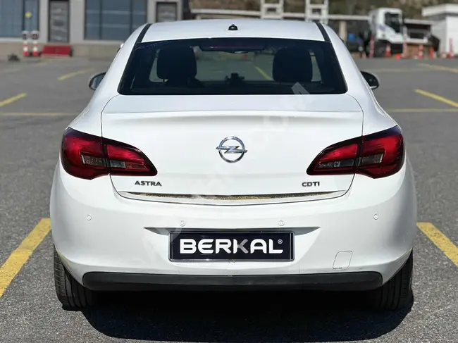 سيارة Opel Astra 1.6 CDTI Design موديل 2018 - أوتوماتيك