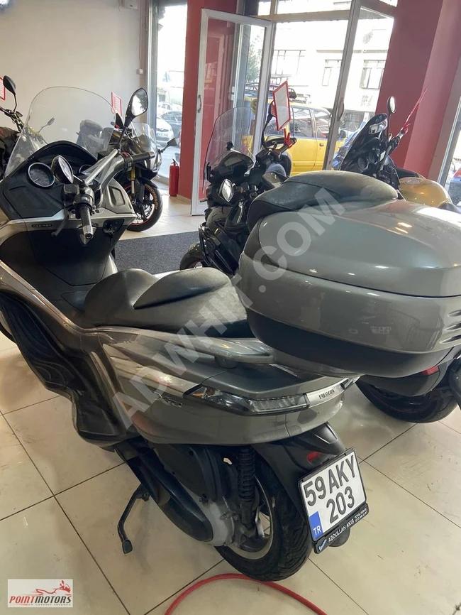 Piaggio X10 350 Motorcycle without scratches