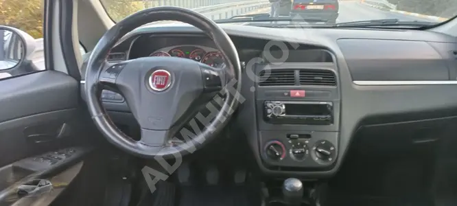 Fiat Linea  موديل 2011  ليست سيارة تجارية