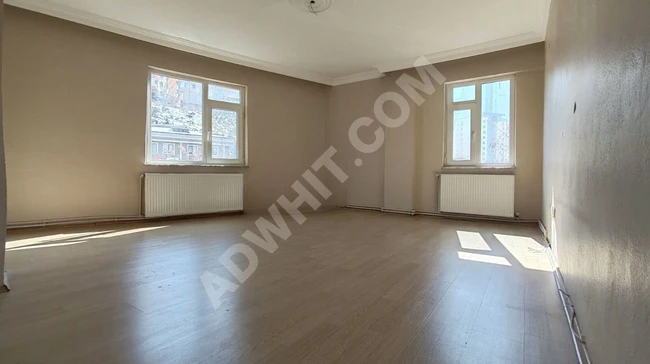 Ümraniye armağanevler İFM karşısı 2.kat 2+1 95 m² kullanışlı....