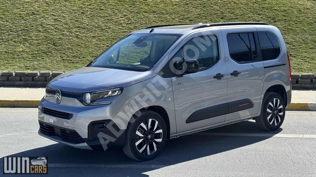 ميني فان Citroen Berlingo موديل 2025 - سَقف زجاجي - %20 ضريبة القيمة المضافة - تسليم فوري