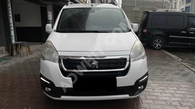 Peugeot  موديل 2017 - 175 الف كم - بدون عيوب ولا طلاء - بدفع مقدم 250 الف