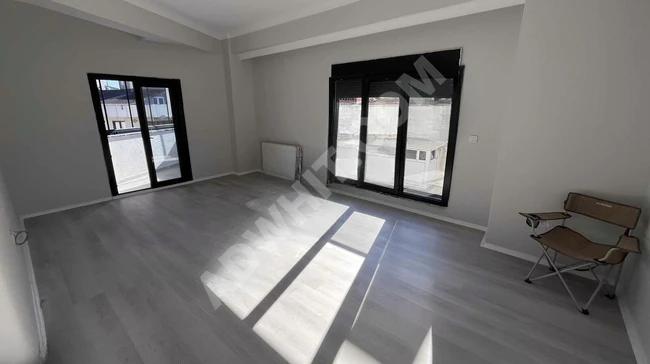 ÇARŞI İLE BAŞBAŞA KAPALI OTOPARKLI 3+1 SIFIR ARAKAT DAİRE