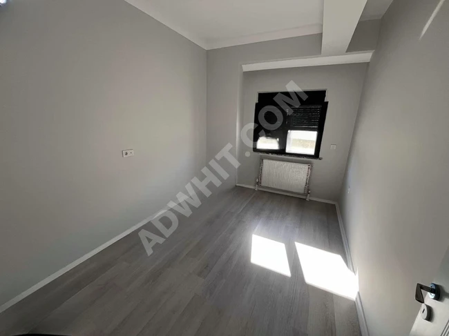 ÇARŞI İLE BAŞBAŞA KAPALI OTOPARKLI 3+1 SIFIR ARAKAT DAİRE