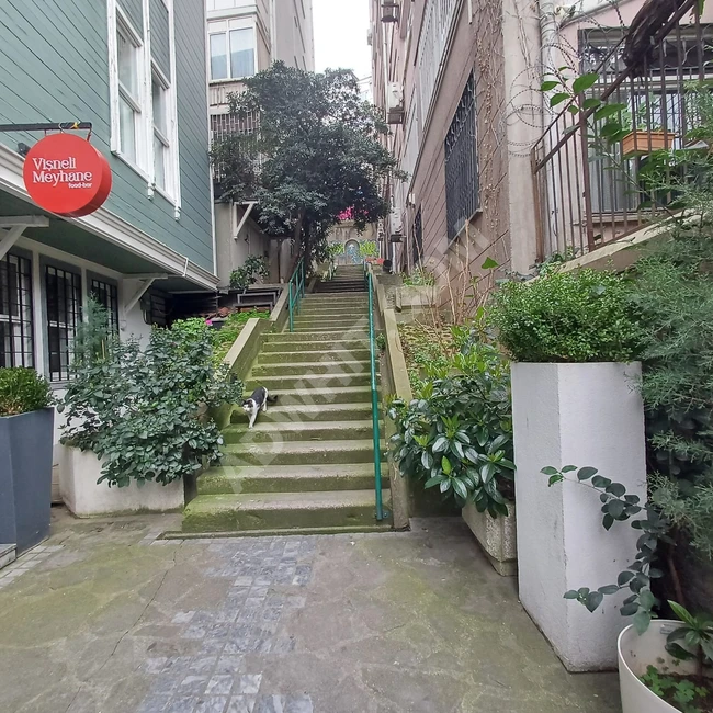 CİHANGİR'DE SATILIK 1+1 DAİRE - NET 60 M² KAPALI MUTFAKLI görsel 16