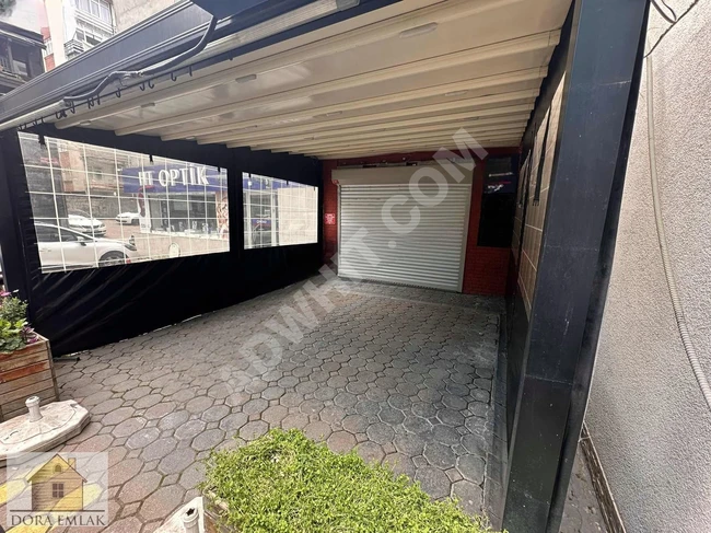 Üsküdar merkezde kurumsal kiracılı satılık dükkanlar