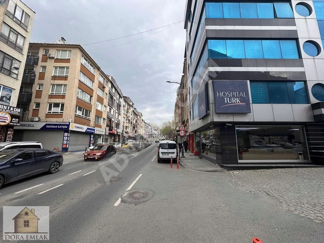 Üsküdar merkezde kurumsal kiracılı satılık dükkanlar
