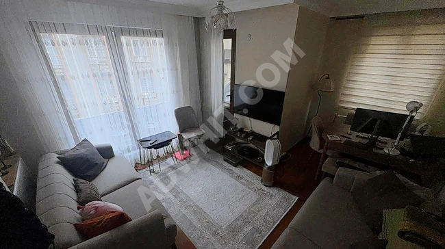 ÜSKÜDAR MERKEZİ KONUMDA 1+1 GENİŞ MUTFAK ARAKAT SATILIK DAİRE