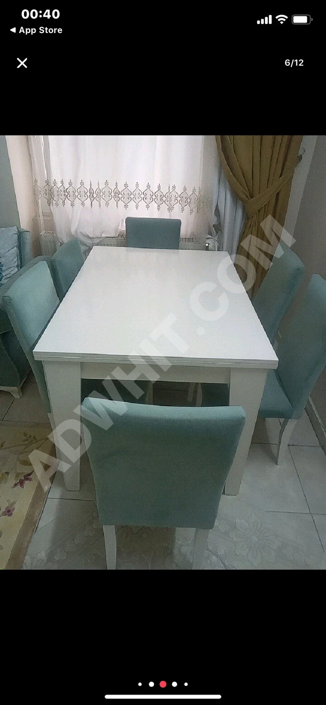 غرفة المعيشة وغرفة الطعام.