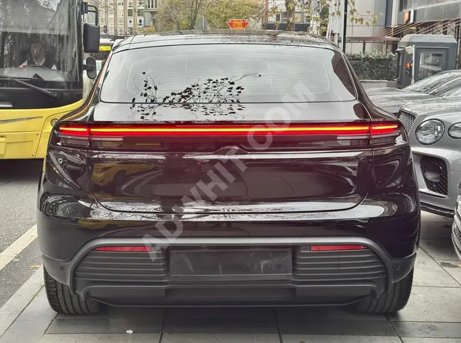 سيارة PORSCHE MACAN 4E موديل 2024 - شاشة راكب - CHRONO - من الوكيل