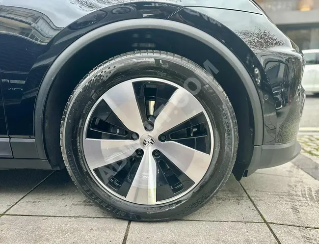 سيارة PORSCHE MACAN 4E موديل 2024 - شاشة راكب - CHRONO - من الوكيل