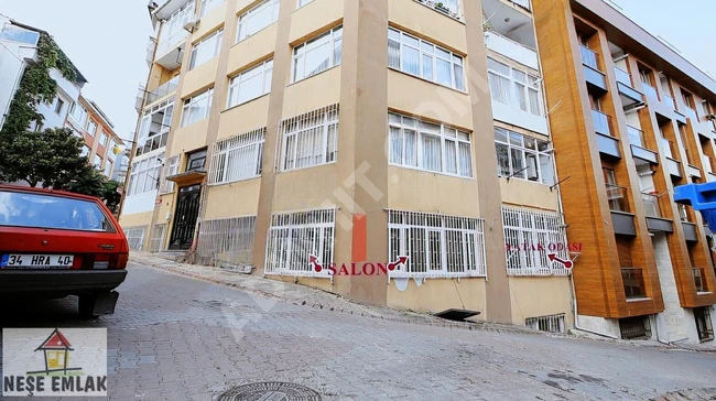 For sale on a street parallel to the main street in the FISTIKAĞACI area in ÜSKÜDAR.