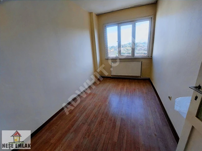 Empty apartment 2+1, fourth floor in ÜSKÜDAR İCADİYE