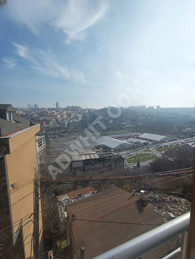 شقة للبيع في Kağıthane Nurtepe بإطلالة على حديقة Hasbahçe.