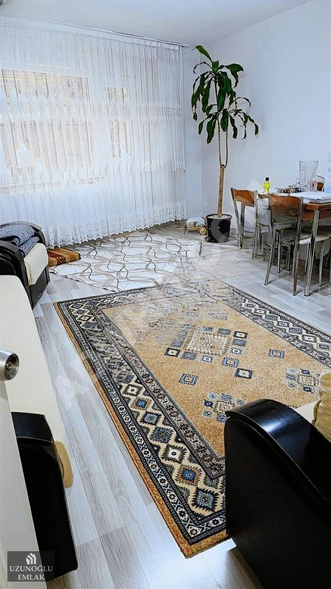 UZUNOĞLU EMLAK TAN MERKEZ MAH.B.KATI 1+1 HİSSELİ SATILIK DAİRE