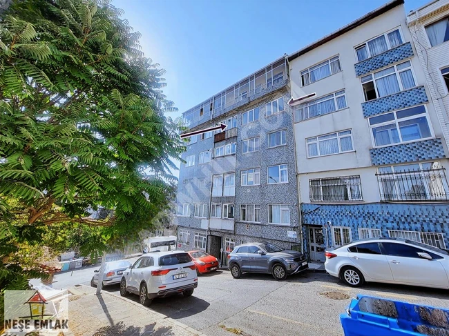 Empty apartment 2+1, fourth floor in ÜSKÜDAR İCADİYE