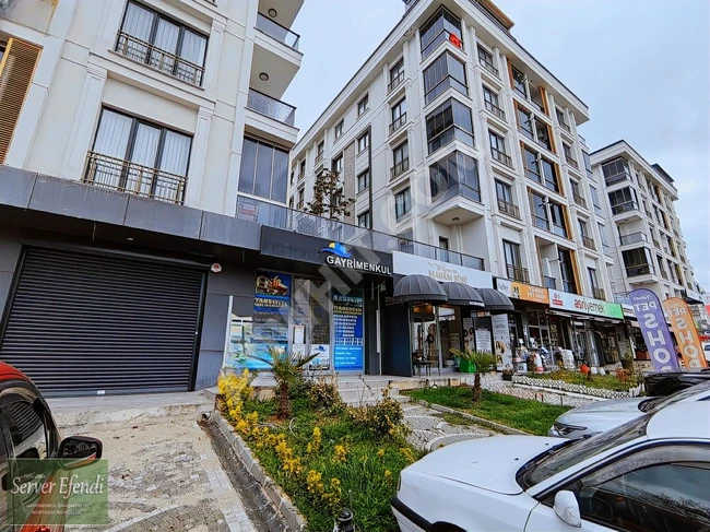 محل تجاري للبيع بمساحة 180 متر مربع على شارع İnönü في Beylikdüzü
