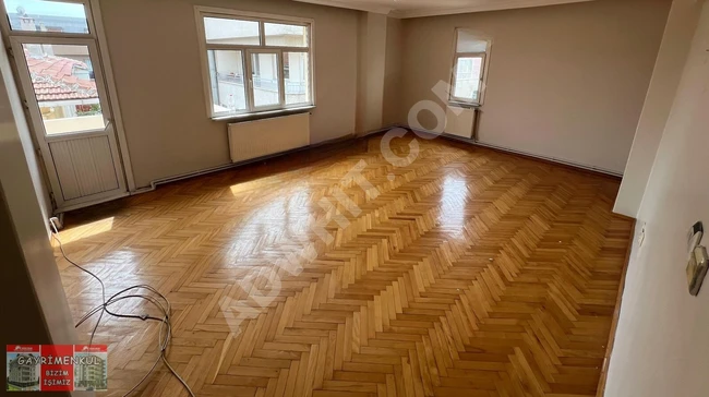 ARZUM'DAN MERKEZ DE 115 M2 2+1 TEMİZ KULLANIŞLI SATILIK DAİRE